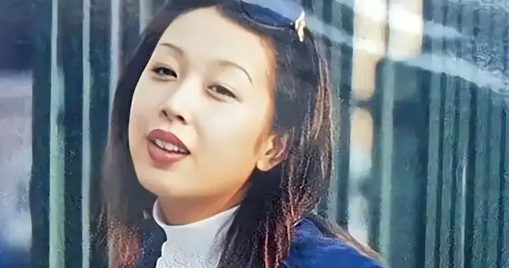 33岁嫁10亿富豪，生了冠军儿子，50岁复出如今成人生赢家