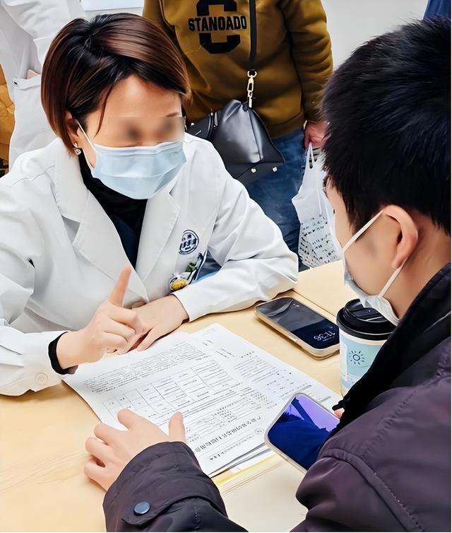 医生研究发现：人每天多喝两杯水，肾脏的代谢异常风险或会升高？