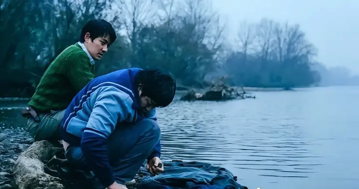 中国西部片复兴：从《让子弹飞》到《河边的错误》的地域美学变迁