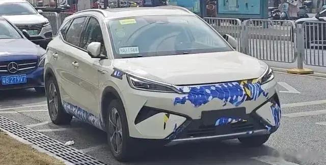 新款比亚迪元PLUS谍照！外观升级+配天神之眼智驾！定位家用SUV！