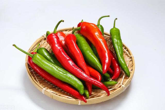 研究发现：爱吃辣的人，癌症、心血管疾病 全因死亡率 比同龄人低？