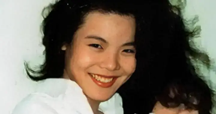 春晚爆红后，她洗完澡从23楼一跃而下，临终时最后喊了声“妈妈”