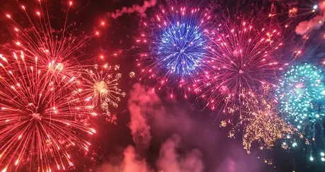 鞭炮齐鸣，是中国传统过年的符号，永远无法替代