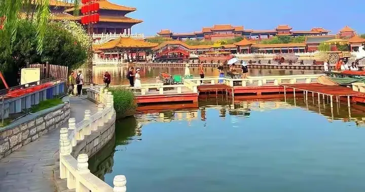 国庆“顶流”大洗牌：成都重庆竟然输了，最意外的黑马是这座城市