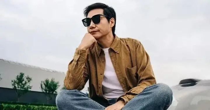 雷军新SU7续航测试直播汇总：10年内不做红米汽车，直播是被逼的