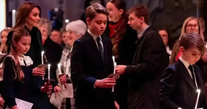 戴妃传承人：夏洛特公主圣诞钢琴首秀感人，凯特为女儿找到好前途