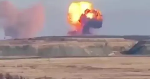 俄罗斯又拉了坨大的！洲际导弹试射凌空爆炸，美国问题同样严重