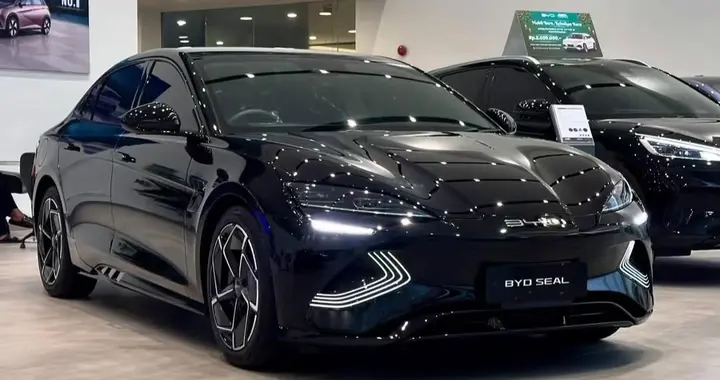 轻点电门就窜出去？试完比亚迪海豹，我才理解什么叫开车会上瘾…