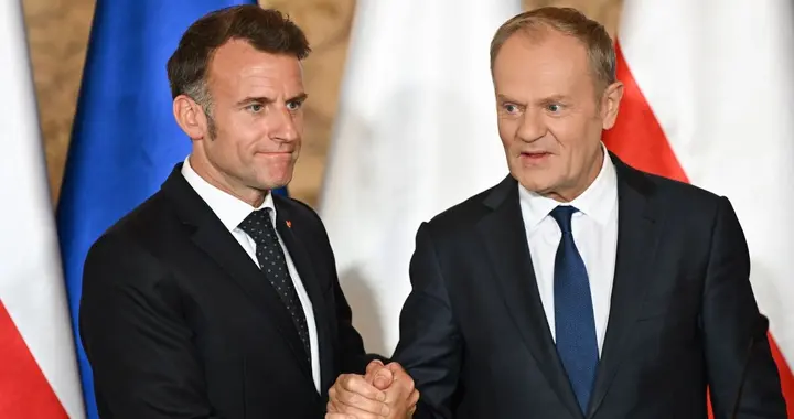 取代美国硬刚俄罗斯？马克龙自身都难保，法国凭什么罩着全欧洲？