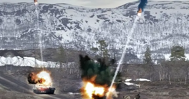 155毫米重炮射程破百，战力碾压美俄，共和国重锤有多硬核？