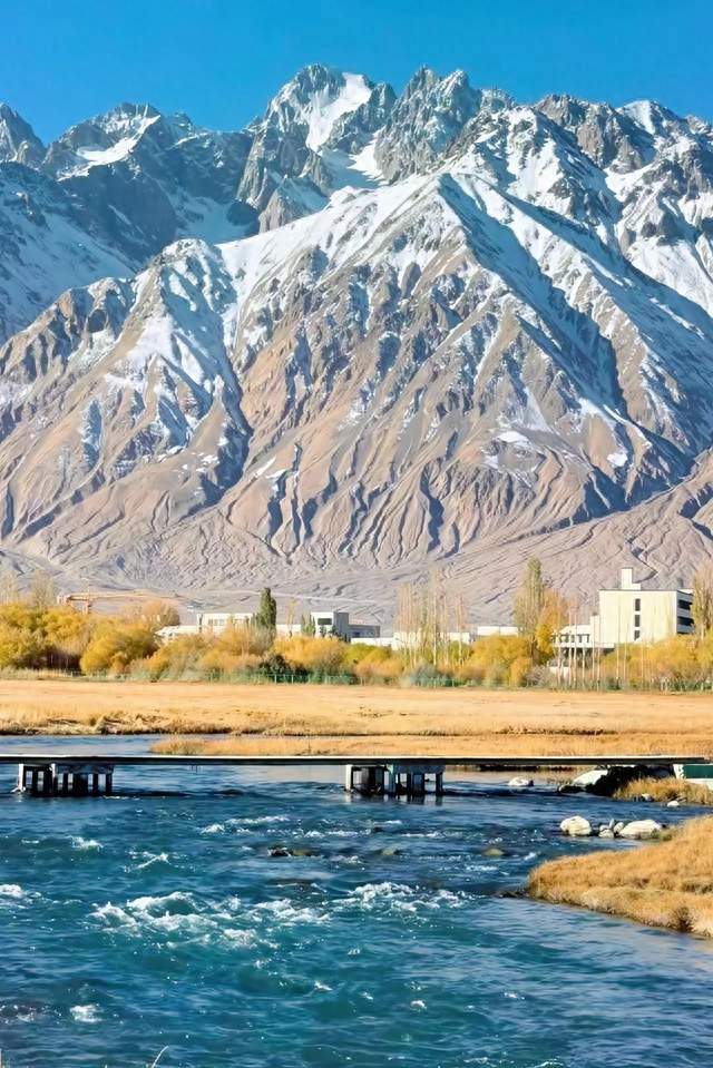 散文‖流淌在溪水的深秋