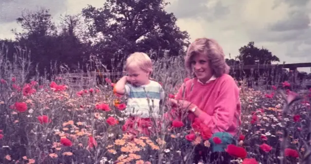 威廉发文纪念戴安娜王妃！和哈里已经无任何联系