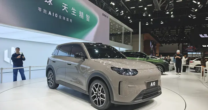 零跑A10首发：纯电续航500km、设计笑脸相迎，助力销量破百万