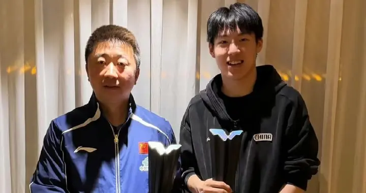 温瑞博太原双冠后晒与王曼昱前教练合影，采访坦言憋了口气后释放