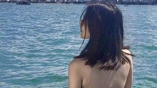 闲云淡然随风：以前我觉得， 爱是鲜花，是