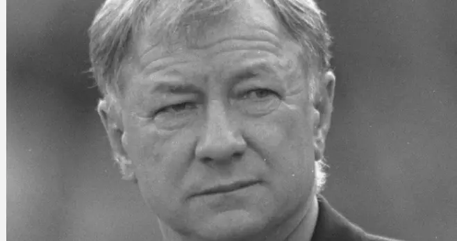 85岁鲁能疯子功勋教头走了！10轮不败打脸金元足球，他是谁？