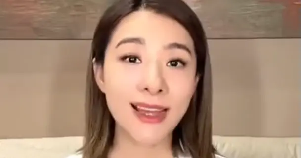 47岁奥运冠军刘璇家中晕倒，半小时吐了15次，连夜坐轮椅进急诊