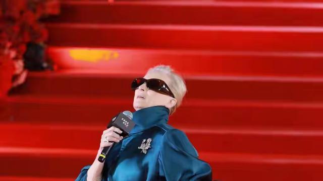 可爱本溪0j：梅姨海瑟薇“双女王”20年