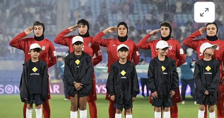 特朗普为何说会给伊朗女足庇护？谁让她们不唱国歌的这才是重点！