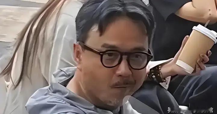 姚晨风波闹大！周冬雨受牵连，汪涵被扒底朝天 暴露小圈子不堪一幕
