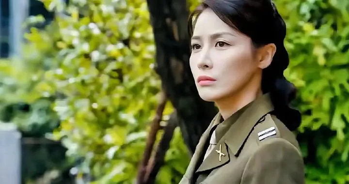 绽放于暗夜里的血色玫瑰:黎晴