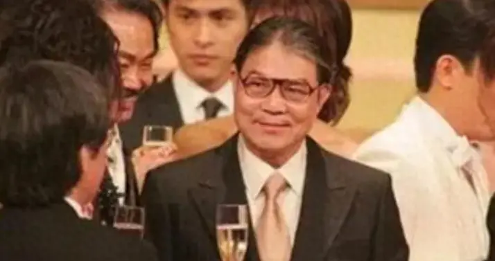 里子面子都丢了！霍震霆回应大婚仅2天，大房一个动作暴霍家处境