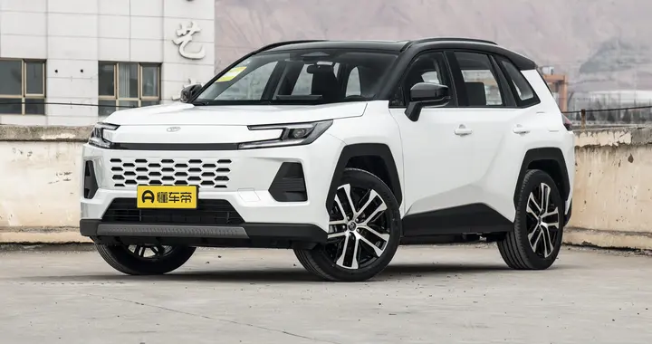 丰田放大招了！"油电同强"实力圈粉，1500km续航不是梦