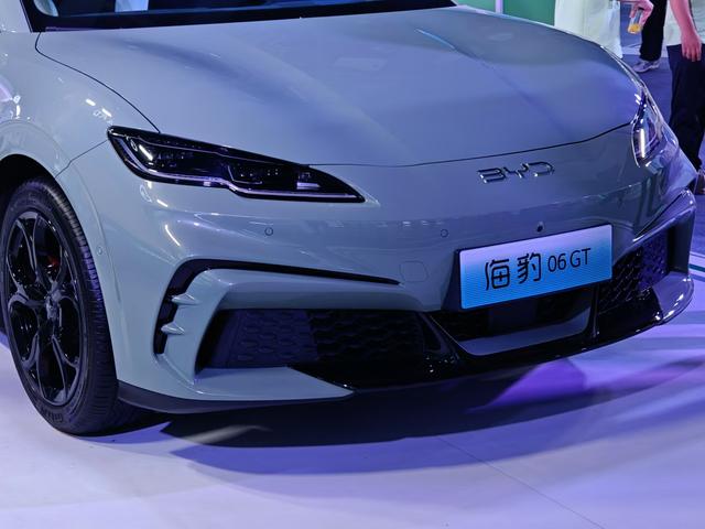 比预售价便宜1.32万！海豹06GT上市，会是更适合你的两厢车？