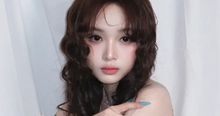 美女壁纸-第6644期-吴宣仪
