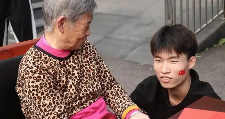 江西，房东给大二女生免租金条件只有一个，让她安心学业照顾奶奶