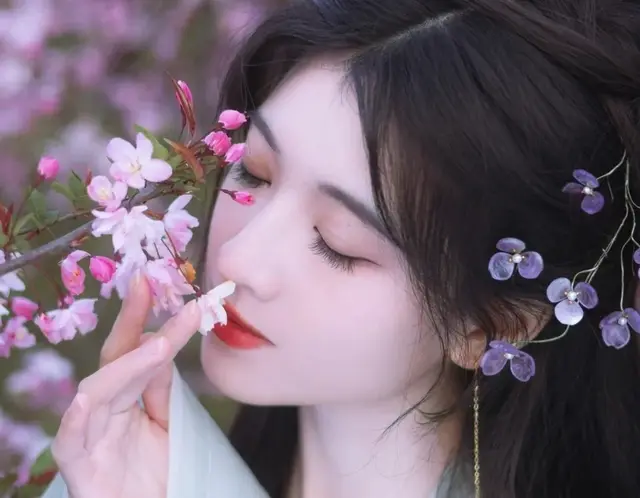 我月事推迟了 大夫恭喜我时，我脸都青的发黑了