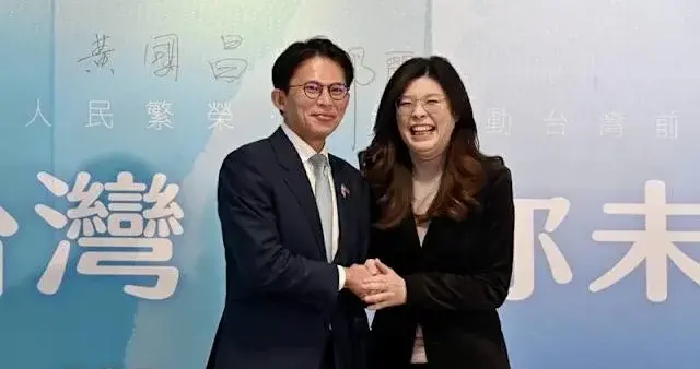 暗自较劲？郑丽文举办蓝白政见会 同日朱立伦合体北北基桃四市长！