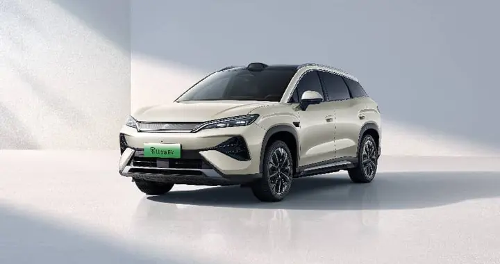 宋 Ultra EV 重磅登场 全球首款 B 级闪充 SUV 开启出行松弛感