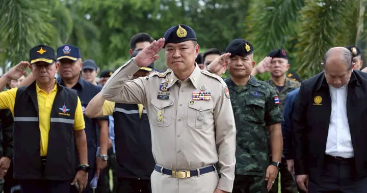 阿努廷拒绝谈判，打到柬埔寨听话为止，洪森严令不准还击另有高招