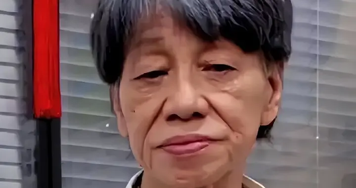 77岁梁小龙近况曝光，在成都开武馆传艺，儿女相伴日子过得很惬意