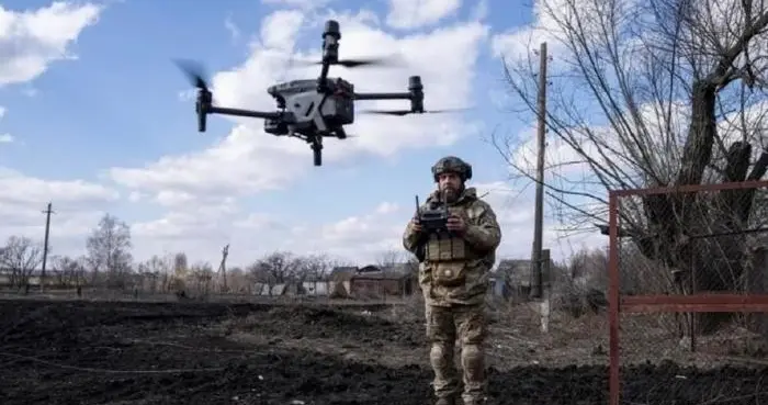 俄两大油港被炸！乌克兰全力切断俄油出口！数十架无人机成功突防