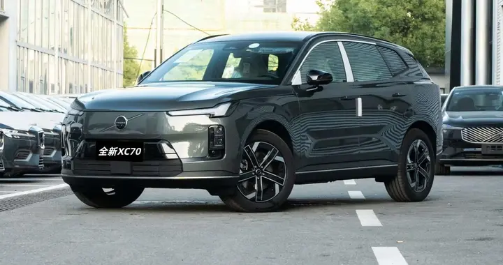 没对比就没伤害，全新奥迪Q5L遇上沃尔沃全新XC70，差距真大