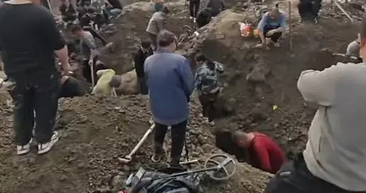 上海松江老宅前挖宝:数十人连夜寻宝,600元现场转手,收购算违法吗