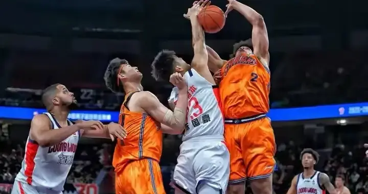 CBA揭幕战创历史纪录，杨鸣却一针见血，指出中国篮球最大问题