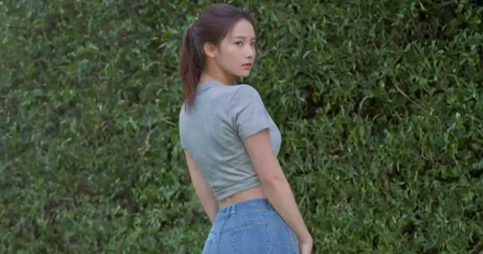 中年村长凉亭会初恋，亲妈抓包骂：你俩还要丢尽脸？