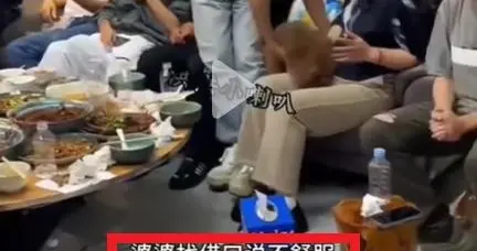 “全家等儿媳下厨”骂上热搜：畸形现象，早该曝光了
