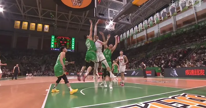 广东108:78大胜辽宁，三外援暴走并合砍71分，杨鸣无奈直摇头！