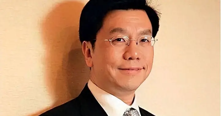 放弃美国国籍，拒天价挽留，他带864家企业回国，成中国AI领路人