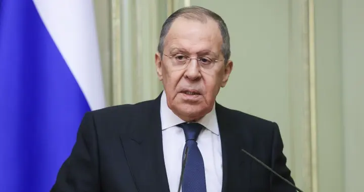 特朗普给了中方两个选择，北京二话不说，直接刚给俄罗斯发出邀请