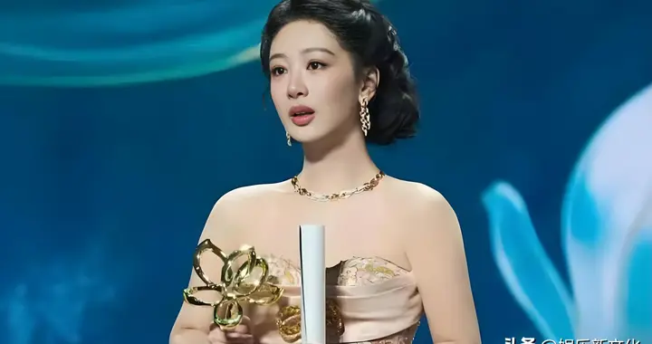 杨紫获奖仅两天，白玉兰风波又起，刘亦菲冲上热搜，网友怒了！