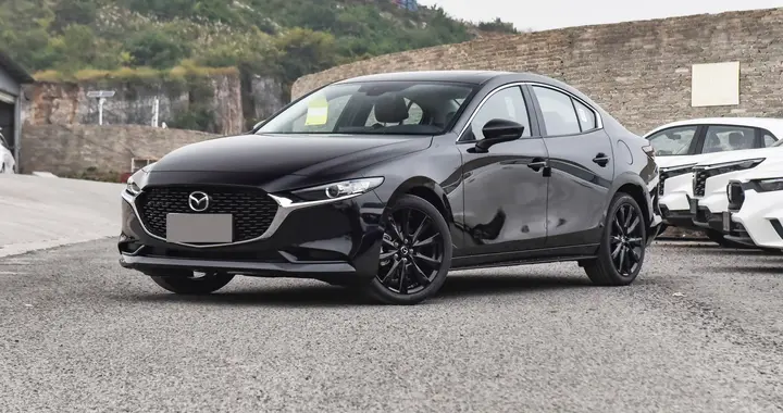 10万元预算，马自达3昂克赛拉对比现代伊兰特，怎么选更合适？