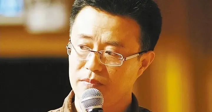 白燕升：对瘫痪的发妻不离不弃，妻子为他高龄产子，今儿女双全