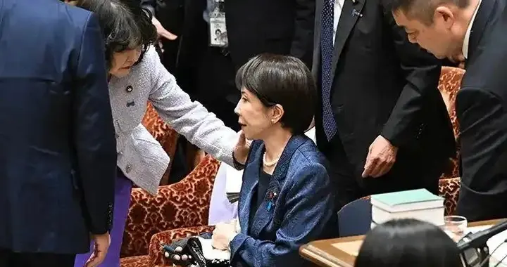 高市开会生病站不起？国际局势连生变，特朗普表态让日方期待落空