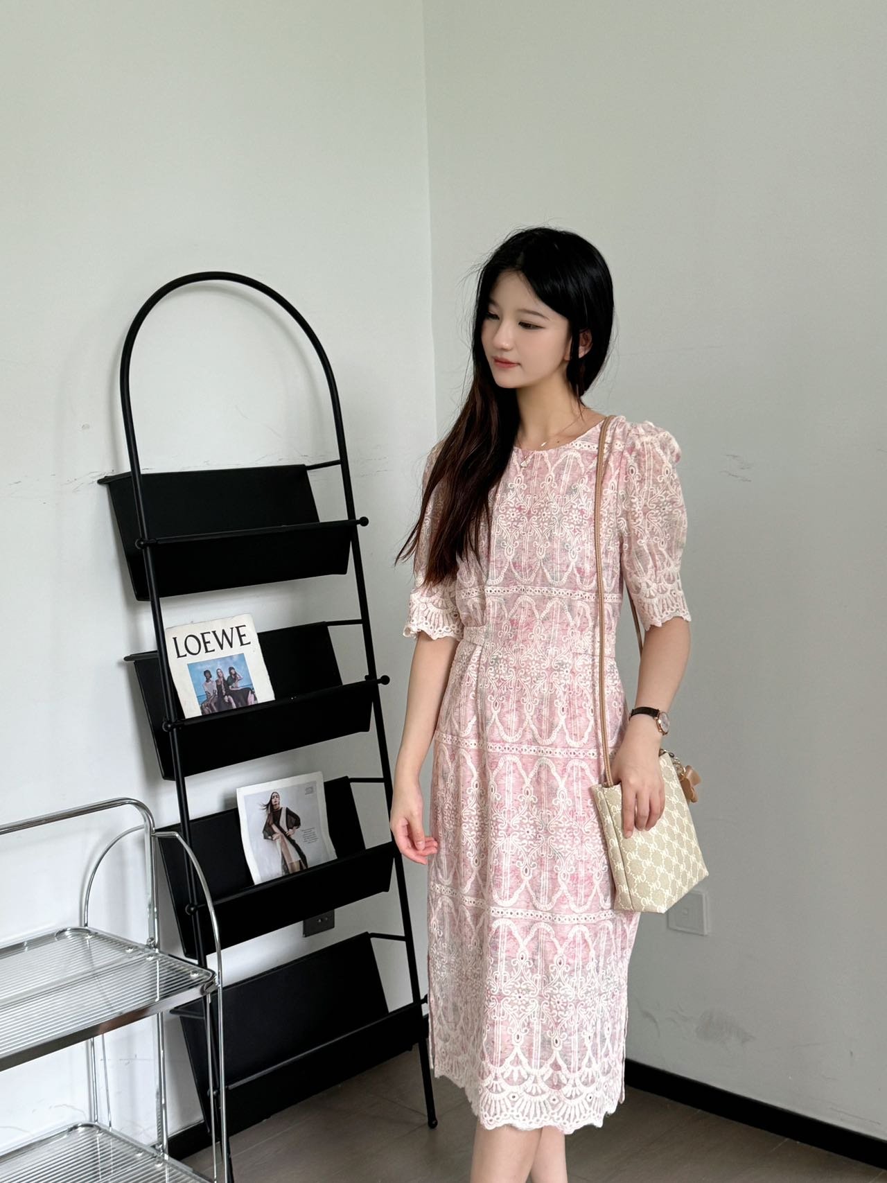 刺绣温柔连衣裙