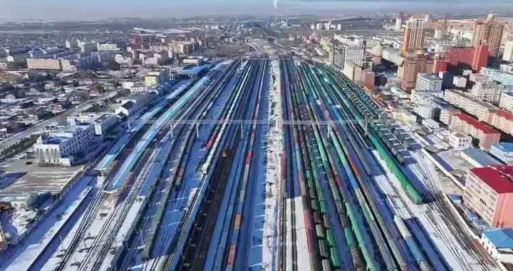 突破百年底线！俄罗斯破例接纳中国铁轨，9.5公里铁路改地缘格局